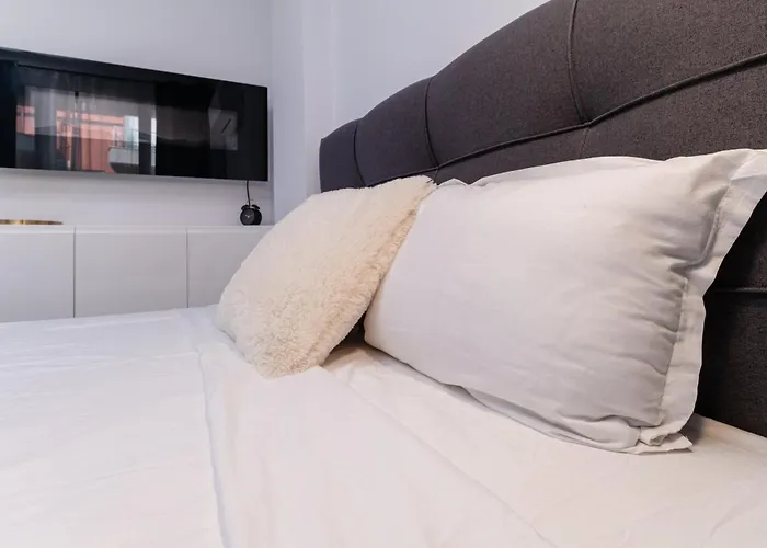 1-bedroom With Free Private Parking Lägenhet *