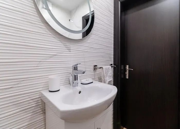 1-bedroom With Free Private Parking