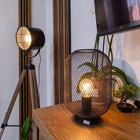 1-bedroom With Free Private Parking Apartmán