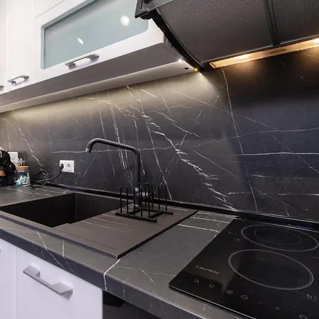 1-bedroom With Free Private Parking Apartmán *