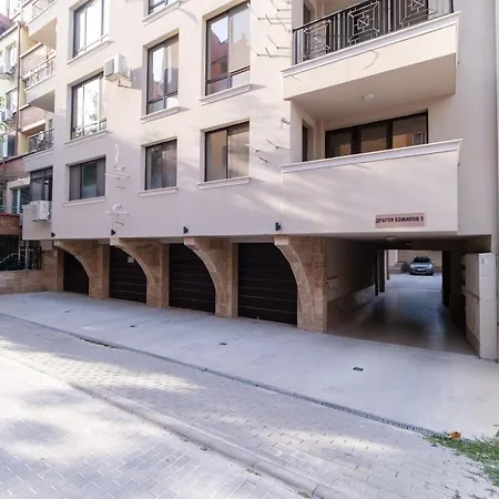 1-bedroom With Free Private Parking Appartement